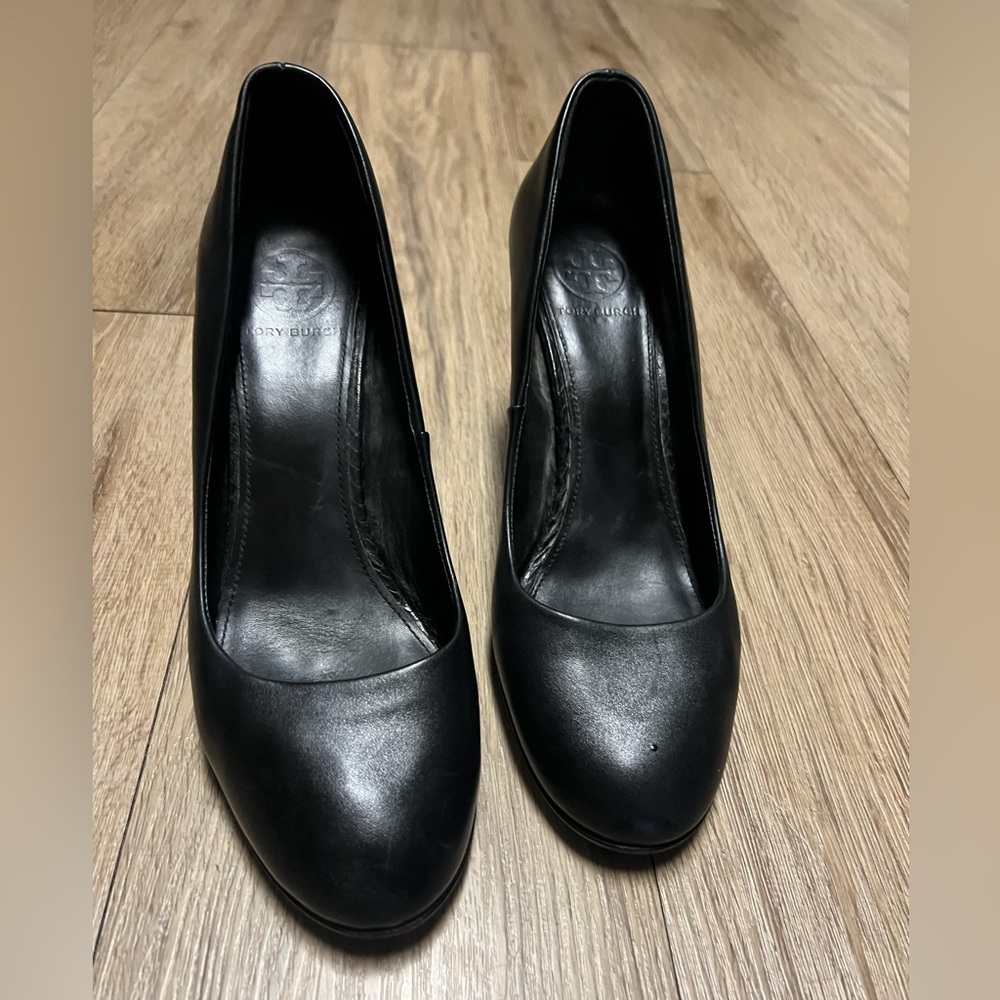 Tory Burch Black Leather Heels Classic Design